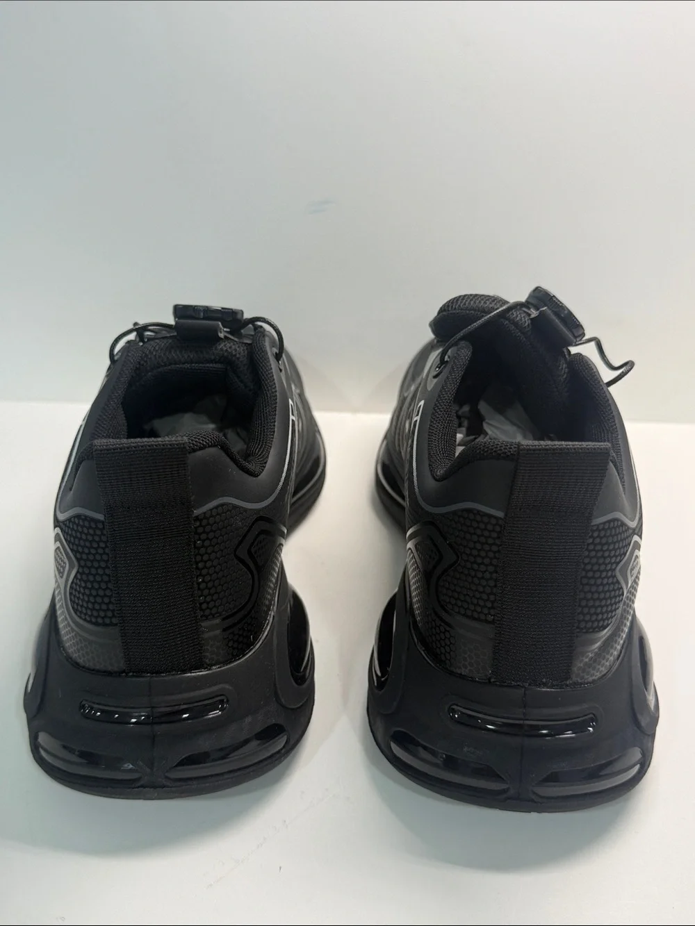 SAFETREK reinforced-toe work shoes.Size 44 It's like a size 11.
